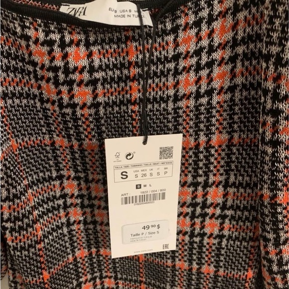 NWT - Knit plaid dress with puff sleeves - Picture 2 of 3